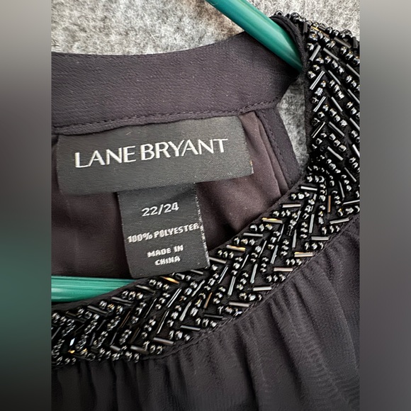 Elegant yet simple black sleeveless top - Picture 4 of 4